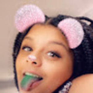 Meet your Posher, Rina